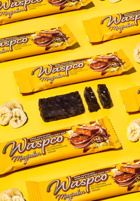 Wasp Meyve Bar: Bitter Çikolata Kaplı, Muzlu ve Bademli Doğal Atıştırmalık
